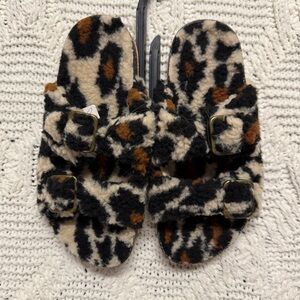 Secret Treasure NWT Women’s faux fur fuzzy double buckle slide slippers/shoe